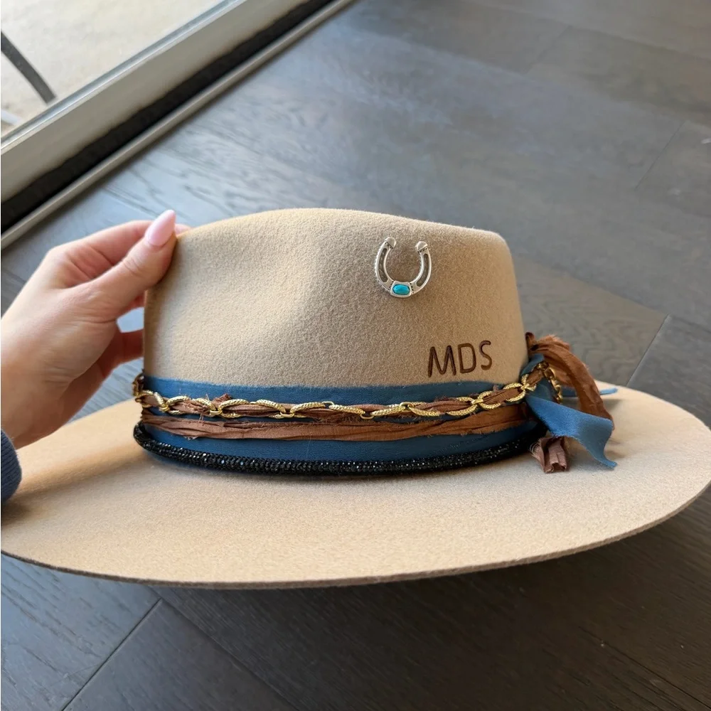 Kendra Scott Tan Fedora with Gold and Brown Accents - Picture 2 of 4